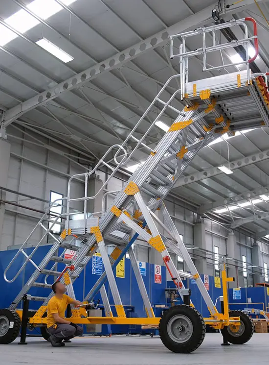 Plataforma de acceso a la cabina de avión