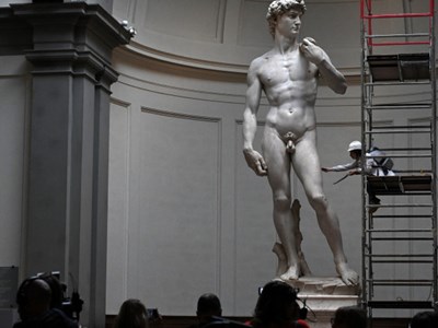 L'ÉCHAFAUDAGE PROFESSIONNEL DE SVELT POUR RESTAURER LE DAVID DE MICHELANGELO