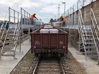 Passerelles pour les trains et les bus