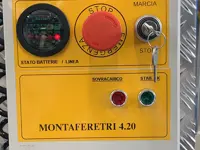 Porte-cercueil automoteur à chenilles