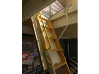 Escalier rétractable en bois pour plafonds