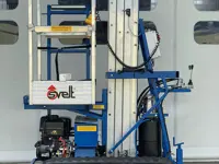 Porte-cercueil automoteur à chenilles