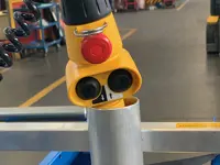 Porte-cercueil automoteur à chenilles