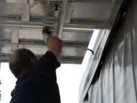 Quai pour carrosseries de camions et de voitures