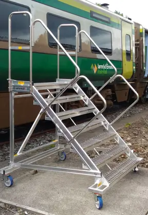 Échelle d’accès pour wagon