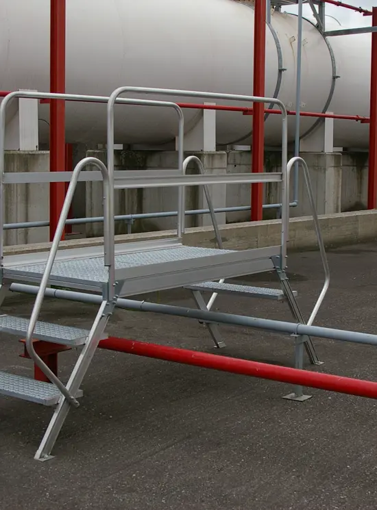 Escaliers et passerelles du pont