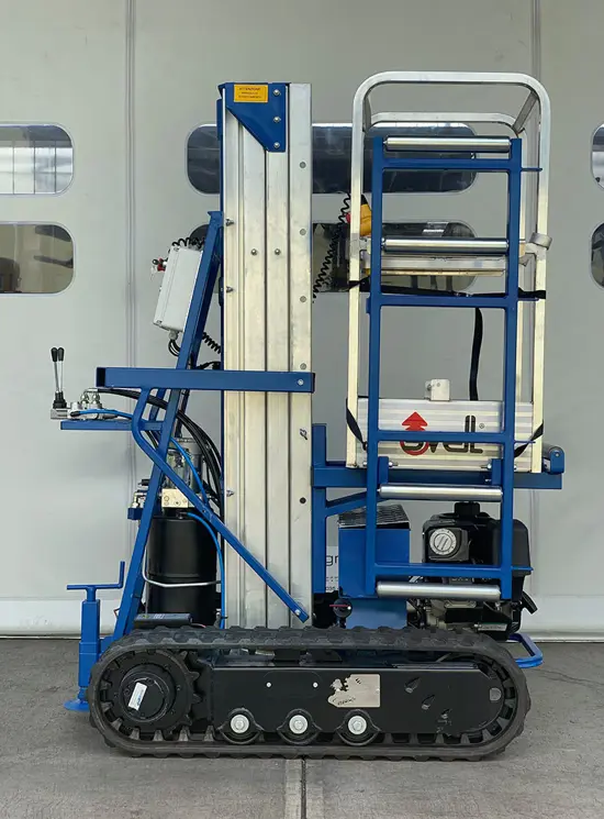 Porte-cercueil automoteur à chenilles