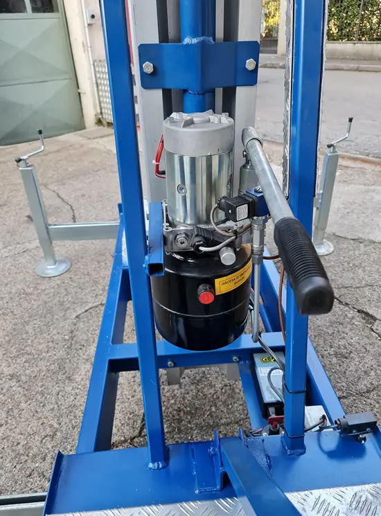 Élévateurs manuels à cercueil poussés