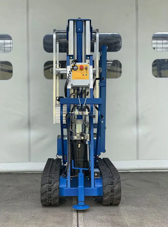 Porte-cercueil automoteur à chenilles