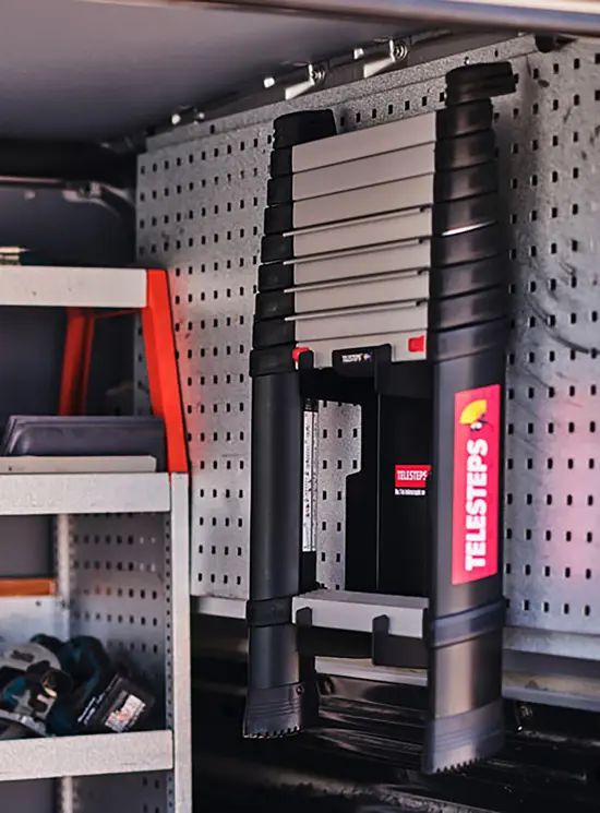 Échelles pour fourgonnettes équipées