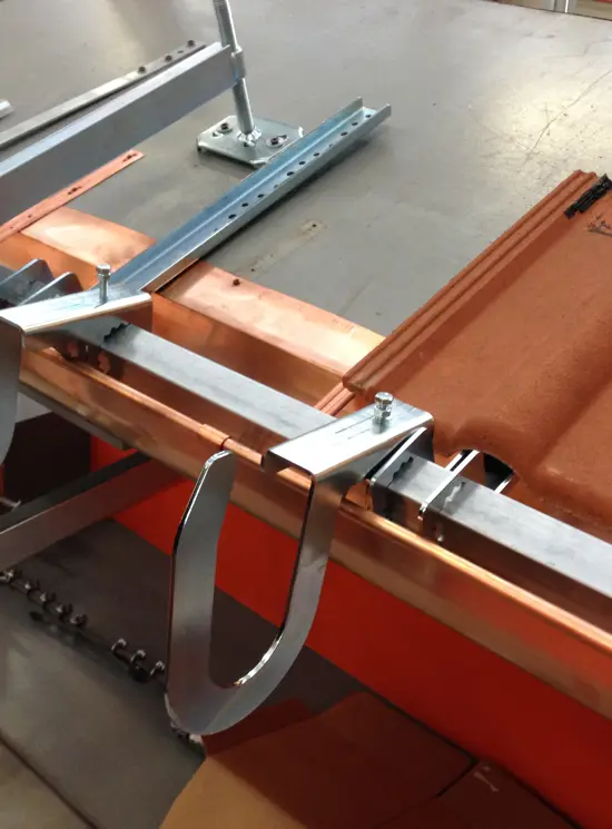 Crochet d’échelle à double réglage