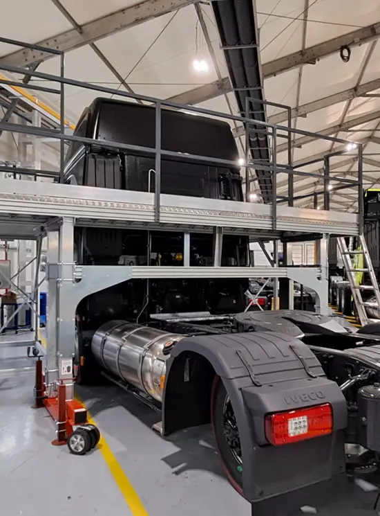 Plateforme en aluminium et acier pour camions