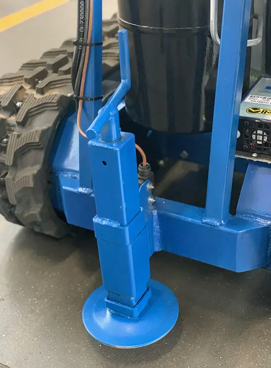 Porte-cercueil automoteur à chenilles