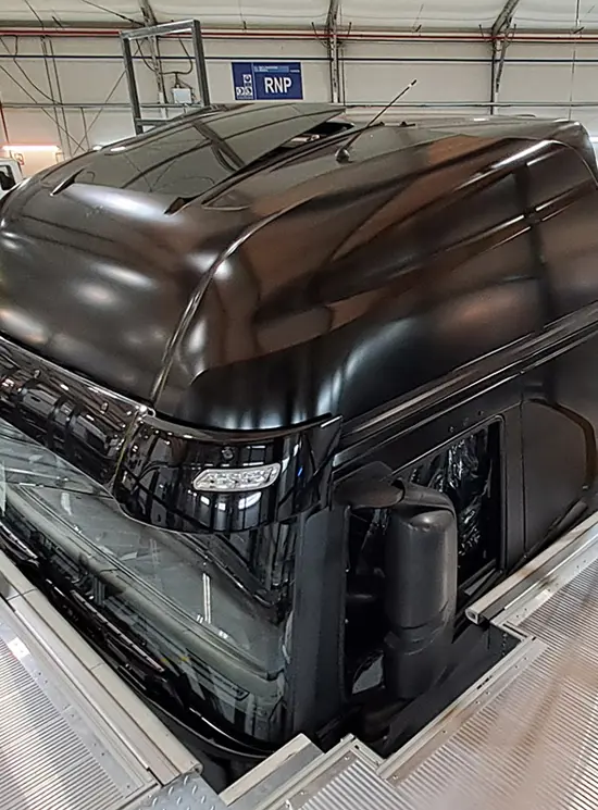 Plateforme en aluminium et acier pour camions