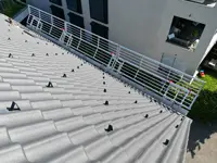 Parapetto temporaneo in alluminio per tetti inclinati