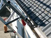 Parapetto temporaneo in alluminio per tetti inclinati