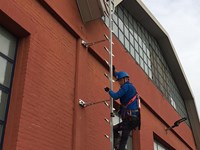 Scala fissa con binario e protezione anticaduta