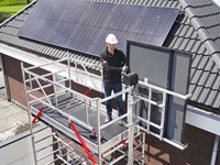 Shuttle sistema di sollevamento su trabattelli per pannelli fotovoltaici