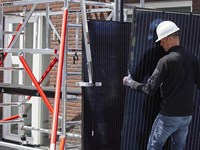 Shuttle sistema di sollevamento su trabattelli per pannelli fotovoltaici