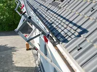 Parapetto temporaneo in alluminio per tetti inclinati