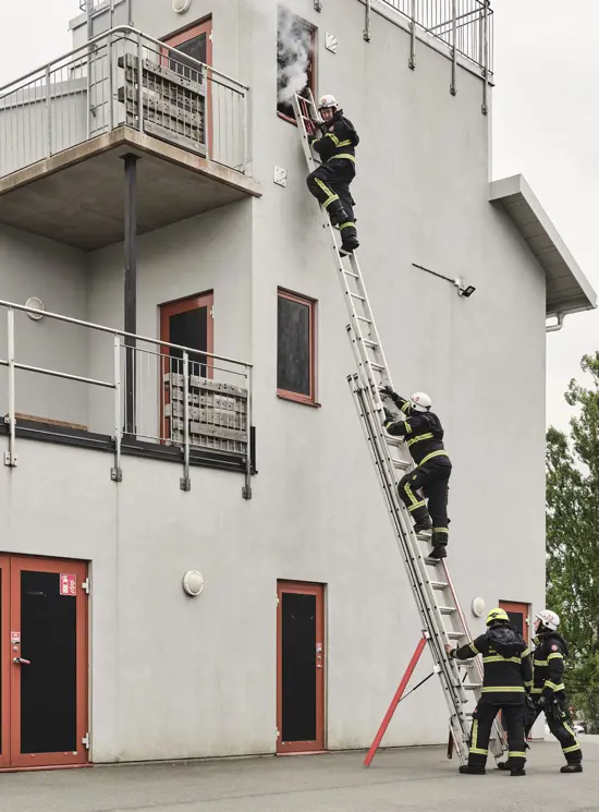Scale a sfilo con fune per Vigili del fuoco