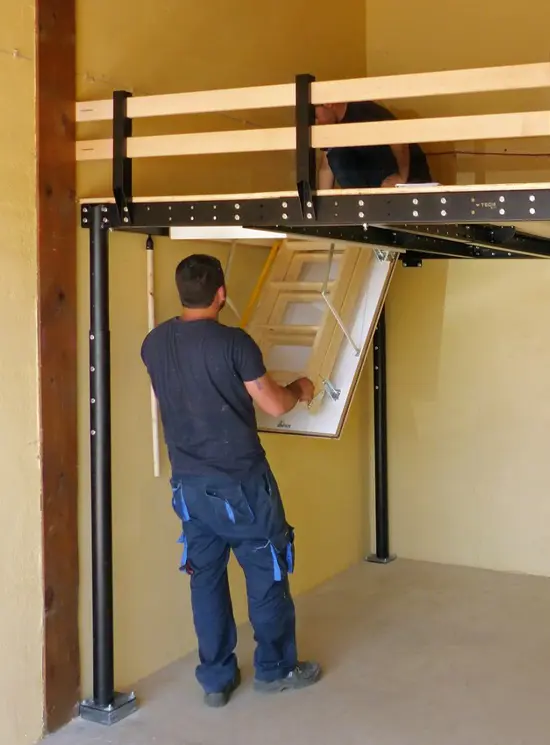 Scala retrattile in legno per soffitti