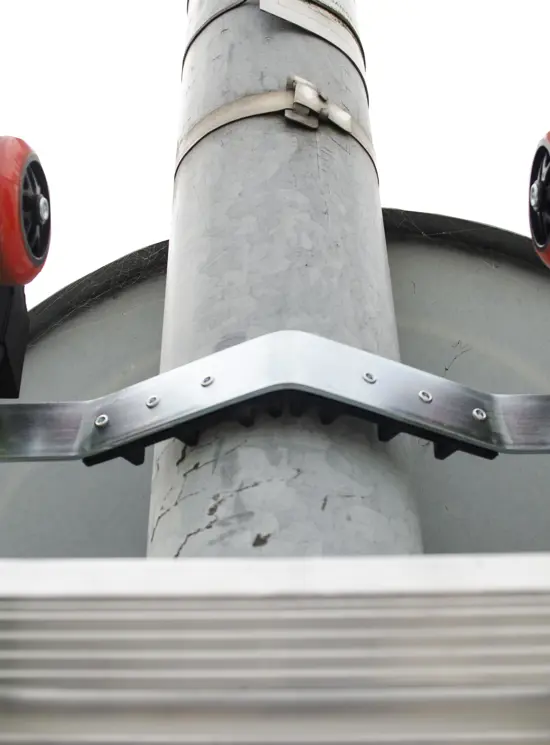 CONQUEST Scala telescopica in vetroresina