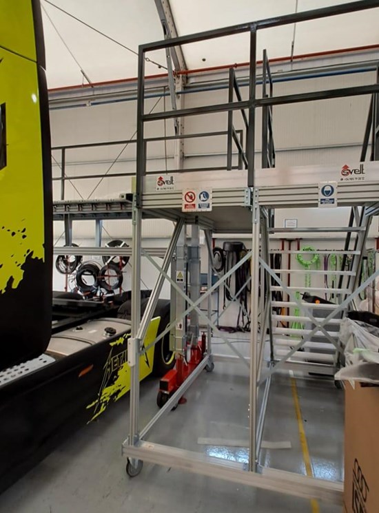 Piattaforma in alluminio e acciaio per camion