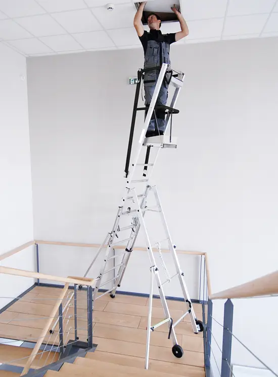 Scala aerea telescopica