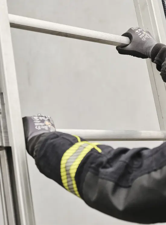 Scale a sfilo con fune per Vigili del fuoco
