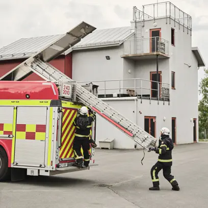 Scale a sfilo con fune per Vigili del fuoco