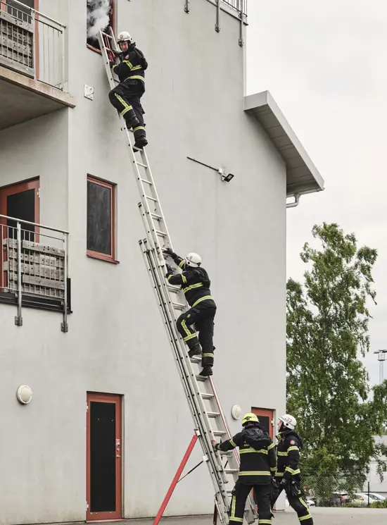 Scale a sfilo con fune per Vigili del fuoco