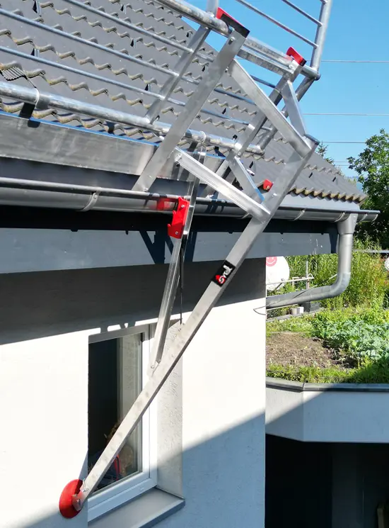 Parapetto temporaneo in alluminio per tetti inclinati