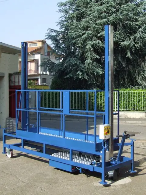 Piattaforme elettroidrauliche o meccaniche