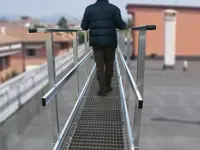 Loopbruggen voor daken en daken