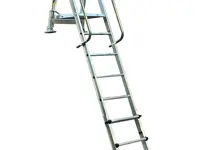 Ladder met toegangsplatform voor vrachtwagens