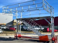 Hefplatform voor touringcars en bussen