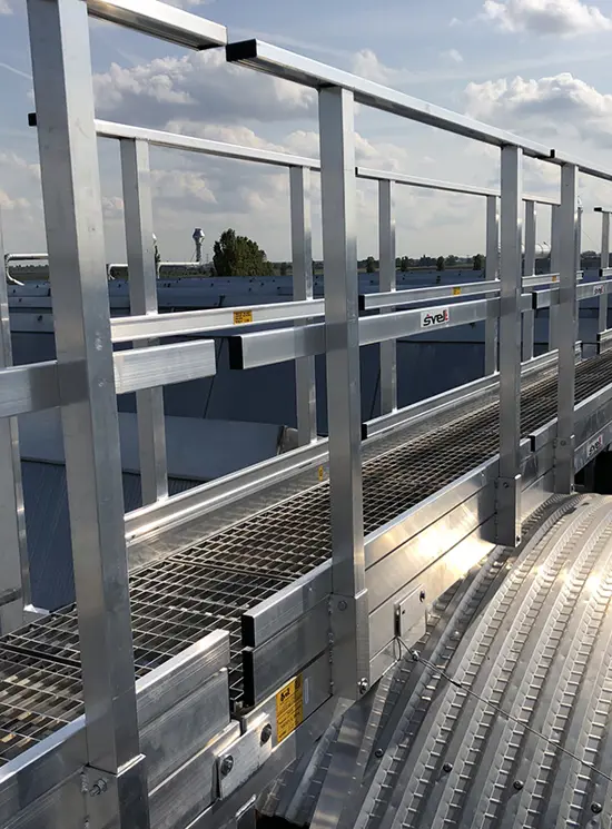 Loopbruggen voor daken en daken