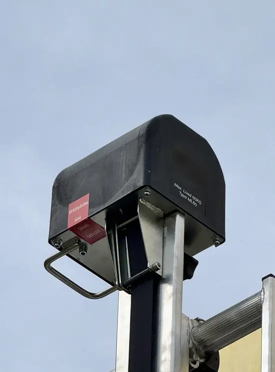 Tempo Shuttle steiger met liftsysteem voor fotovoltaïsche panelen