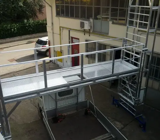 Perrons voor vrachtwagencabines