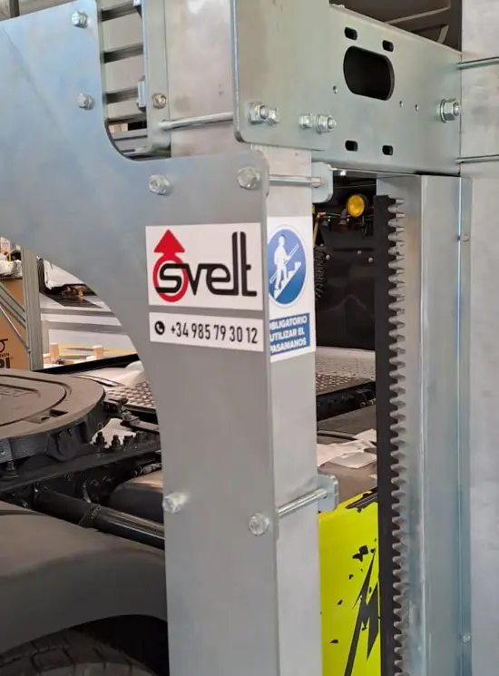 Aluminium en stalen platform voor vrachtwagens