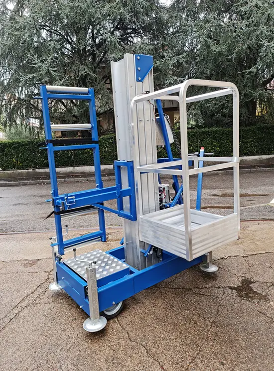 Kistenlifters met gemotoriseerd wiel