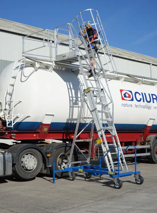 Platform schuifladder