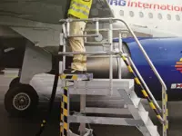 Лестницы для аэропортов и самолётов