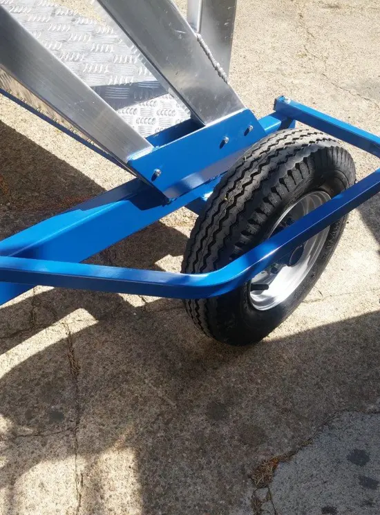 Лестницы для аэропортов и самолётов