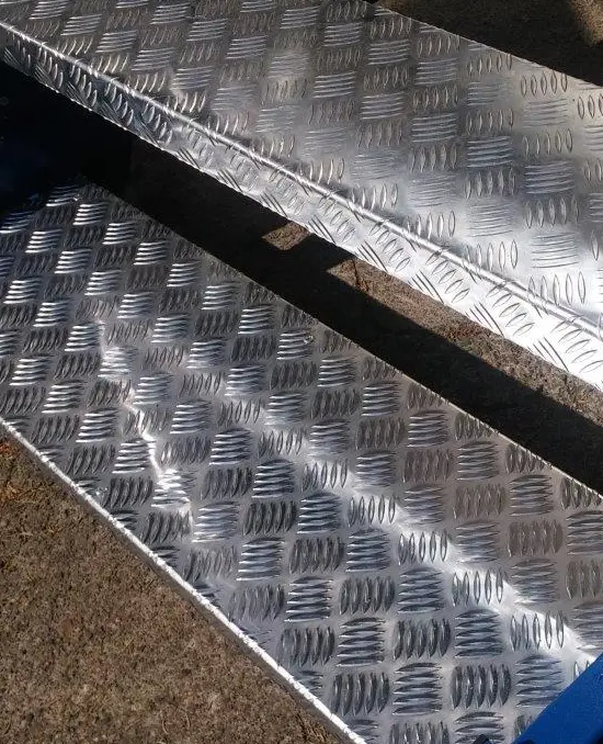 Лестницы для аэропортов и самолётов