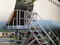 Сходи для аеропортів і літаків