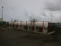 Сходи мосту та пішохідні доріжки