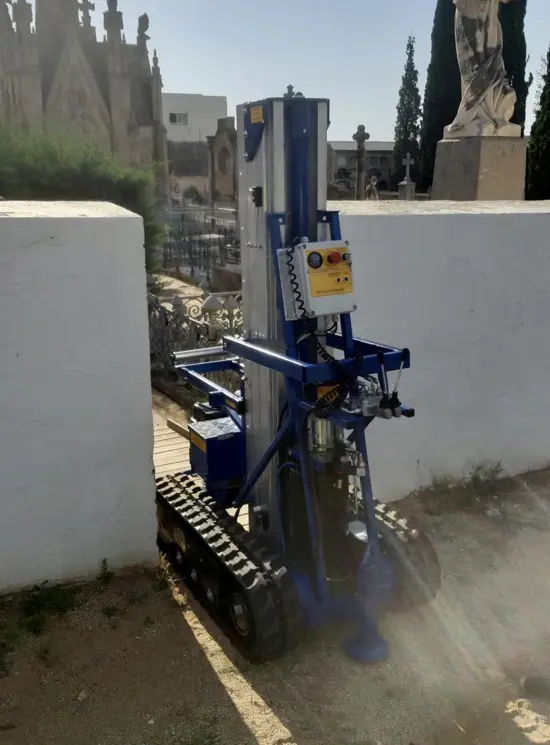 Гусеничні підйомники трун