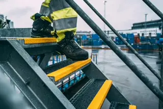 ПРОТИКОВЗНІ НАКЛАДКИ ДЛЯ СХОДИНОК